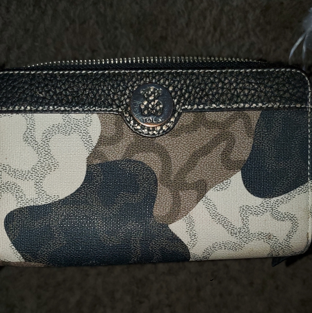Preowned Condition Tous Wallet